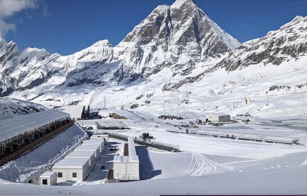 https://www.ski-nordique.net/feu-vert-pour-les-descentes-de-zermatt.6628209-87570.html