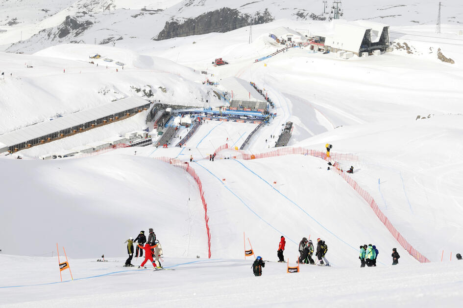 https://www.ski-nordique.net/un-zero-pointe-pour-les-courses-de-zermatt-cervinia.6631147-87570.html